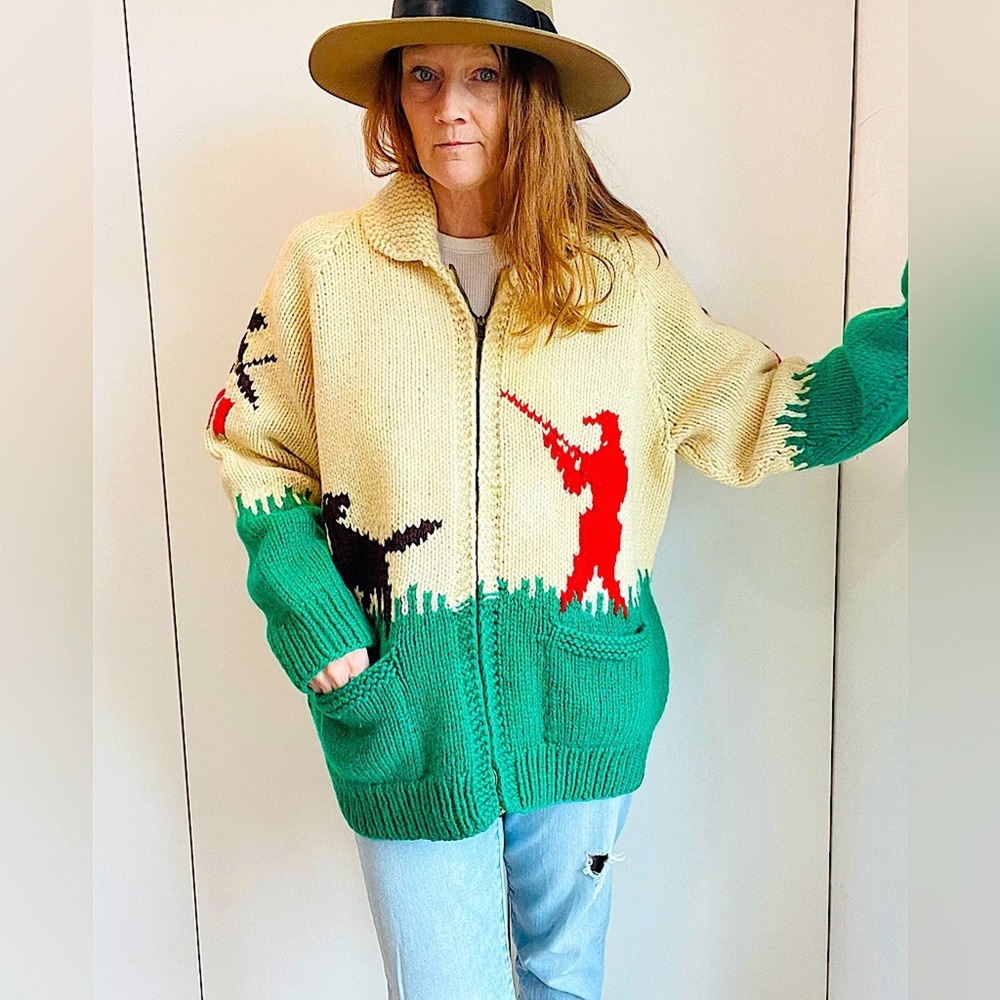 Hunting Scene Knit Cardigan - Green and Cream